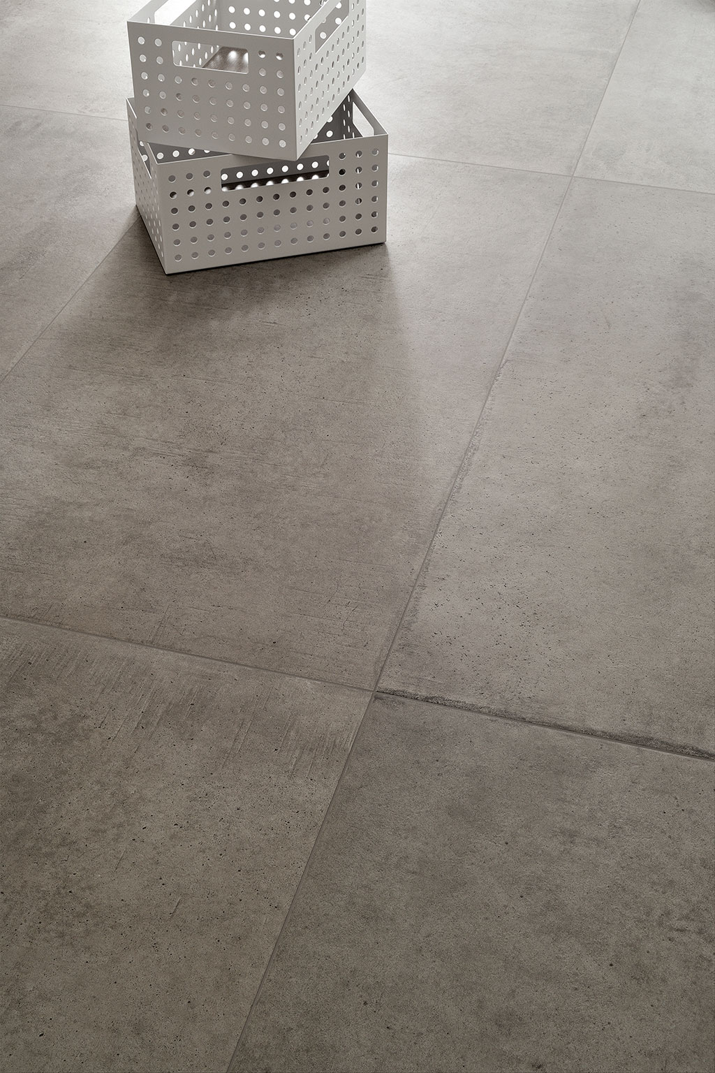 Ceramica-Fioranese_Dot_Grigio-Scuro-604x1208_pavimenti-interni