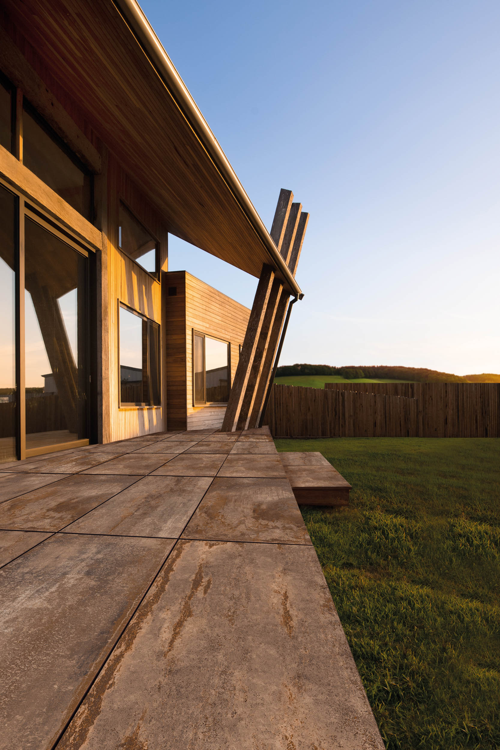 FLATIRON-Patio-Rust-60x120-TH2.0