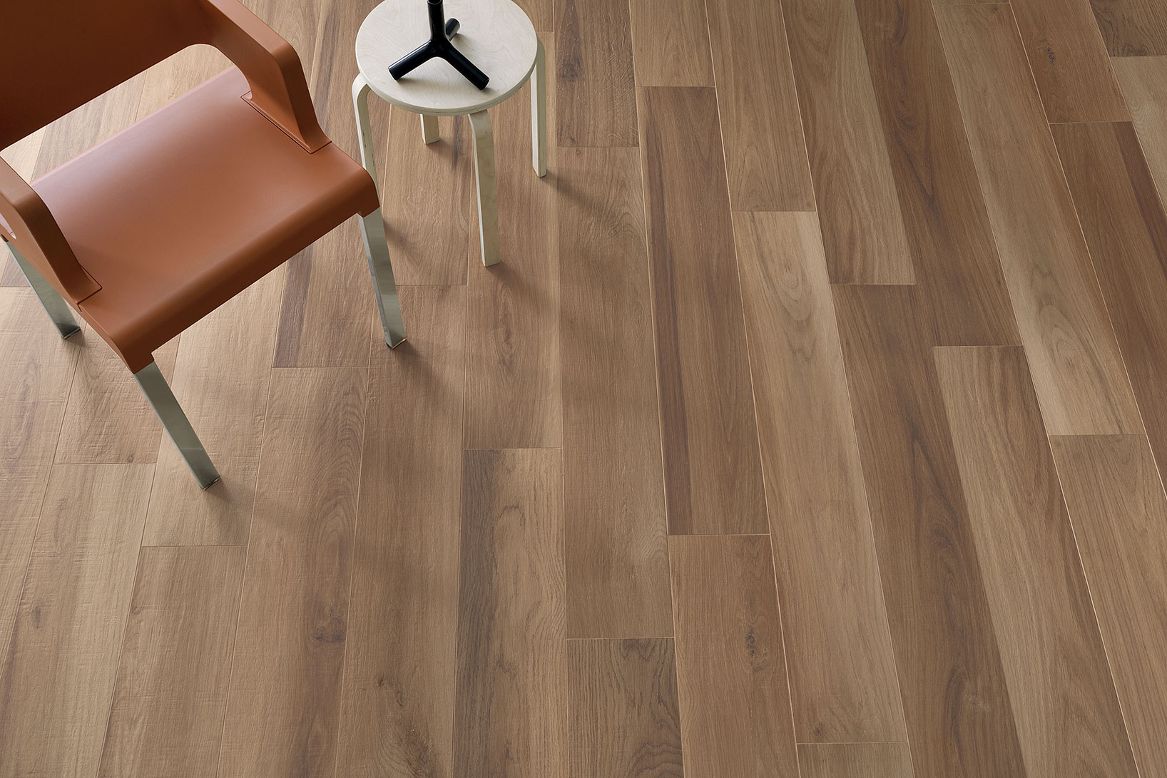 Gres-porcellanato-effetto-legno_Ceramiche-Coem_Habita_Noce-2