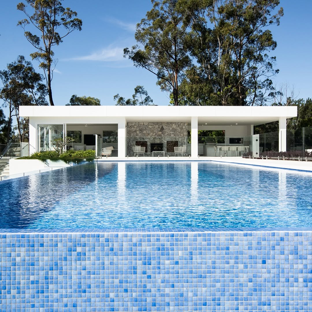 PISCINA_ARTISAN_EXTERIOR_ORPHEUS_MEZCLAS_MAR_CAPRI_-2