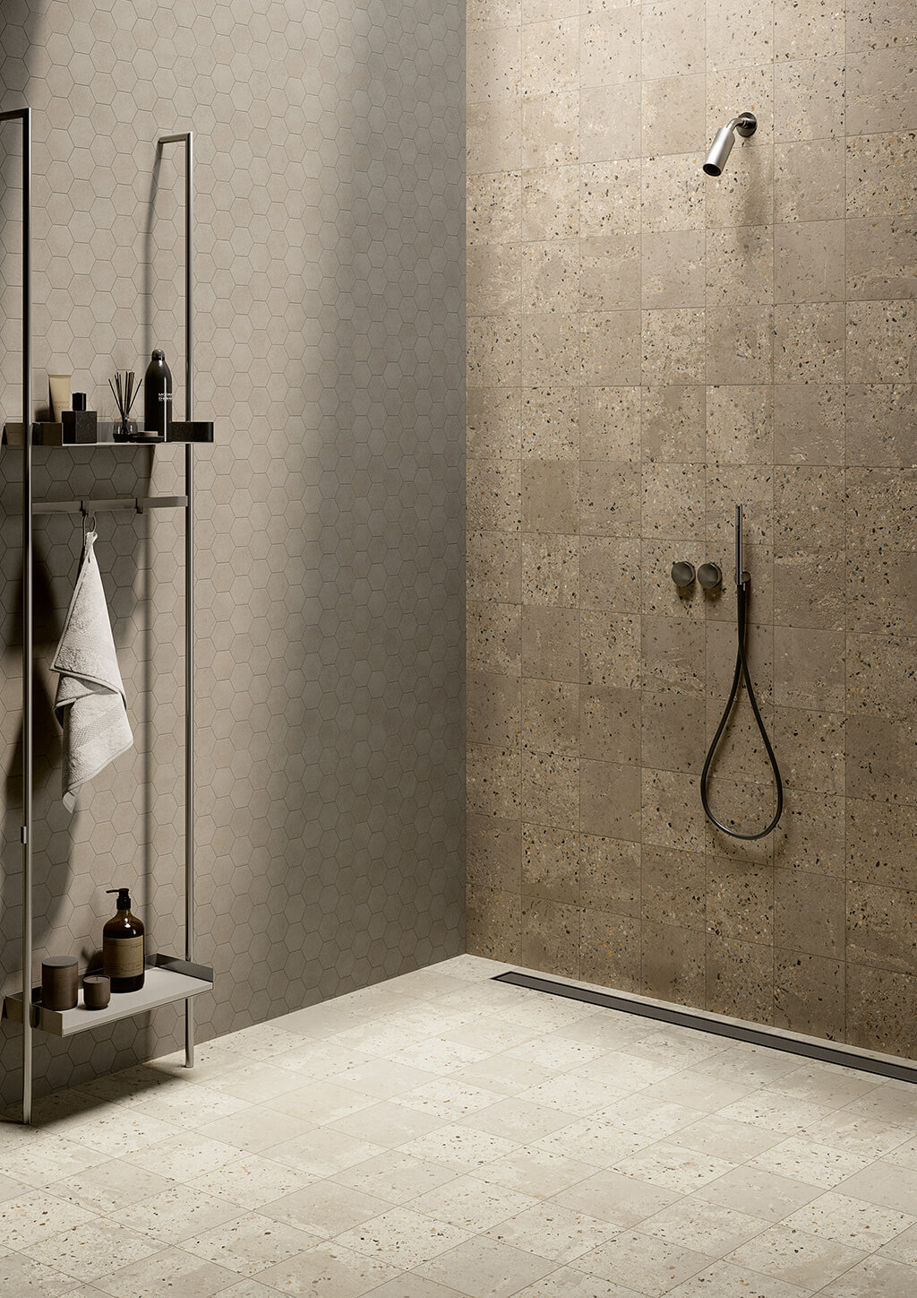 Piastrelle-bagno_Ceramica-Fioranese_Alchimia_Perla-2013x2013_Tortora-2013x2013_Mosaico-Esagoni-Mud