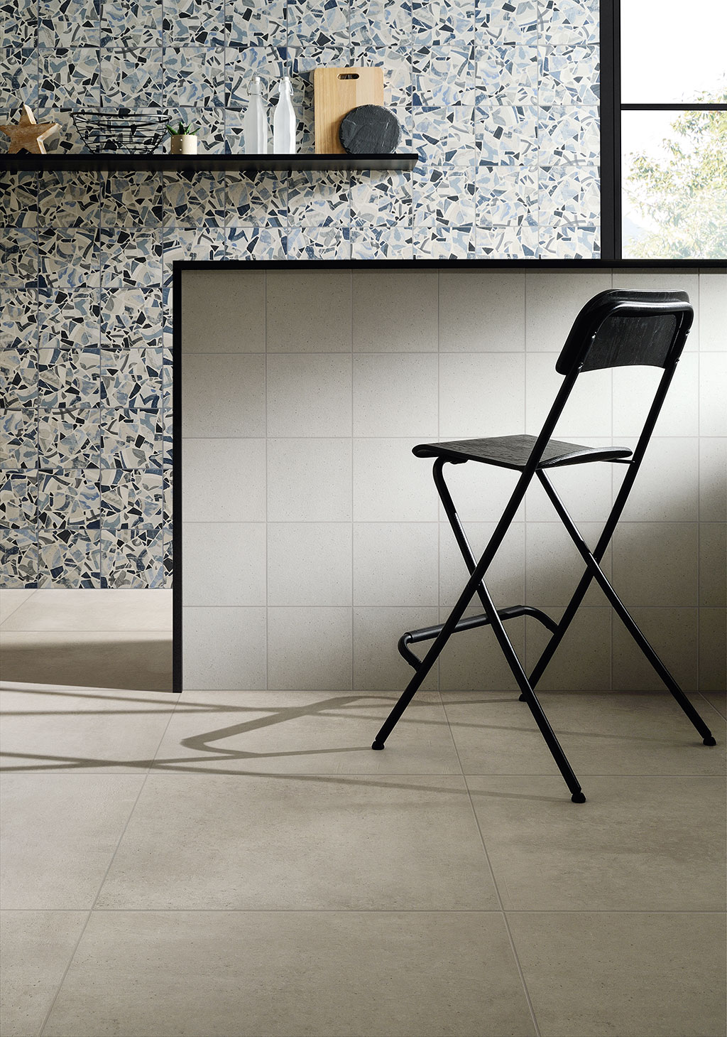 Piastrelle-cucina_Ceramica-Fioranese_Cementine_Cocci_Blu_Bianco-20x20