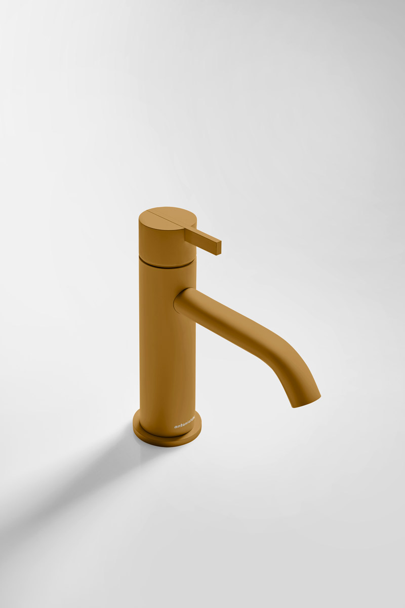 05_al_showroom_2023_10_19_essentia_laccato_bianco_03_coccodrillo_1698246959887