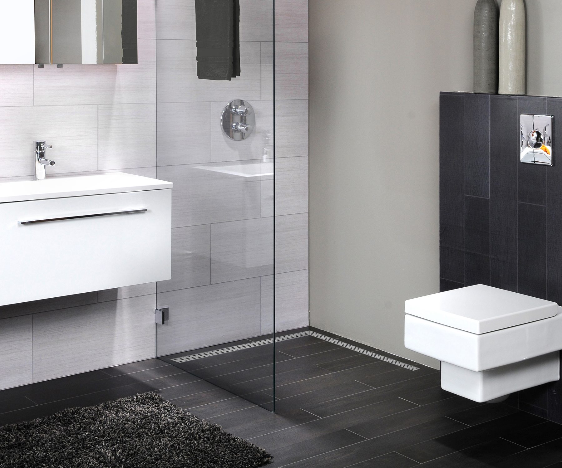 Bathroom-linear-shower-drain-specials-mood4-1800x0-c-center
