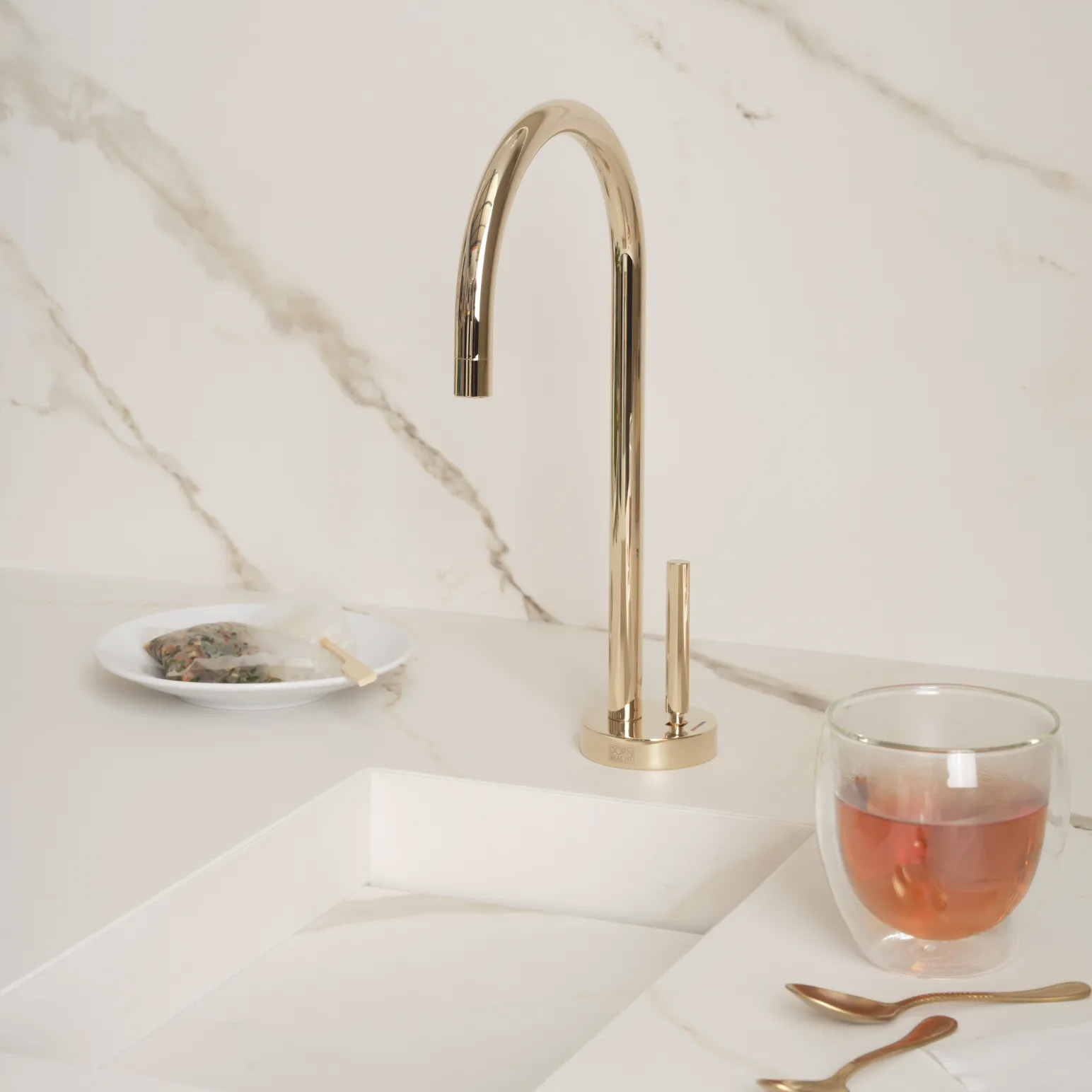 Dornbracht-tara-design-series-inspiration-kitchen-kitchen-faucet-durabrass