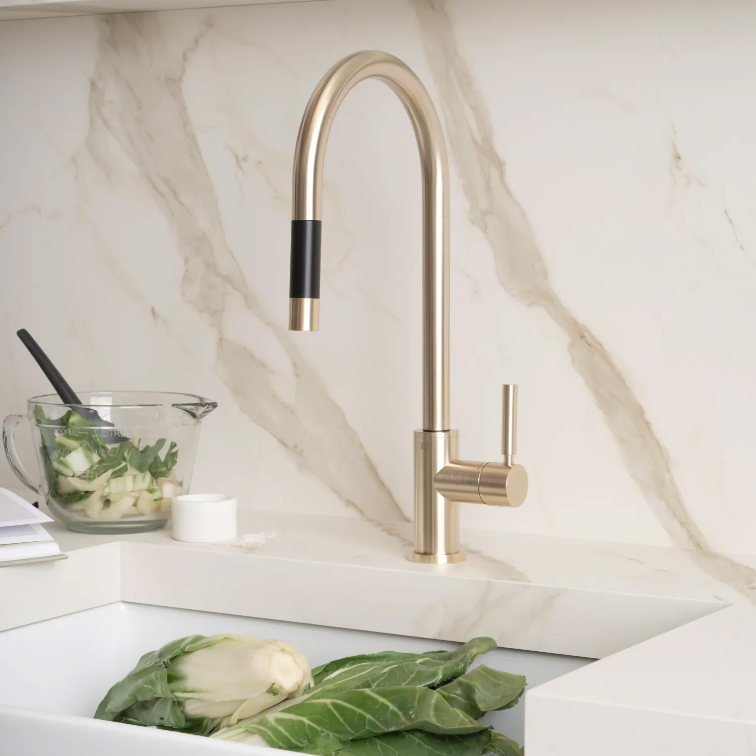 Dornbracht-tara-ultra-design-series-pulldown-inspiration-kitchen-kitchen-faucet-brushed-champagne