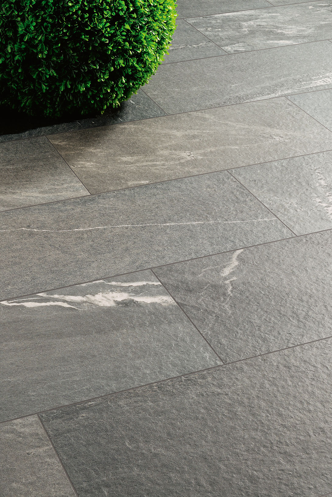 Gres-porcellanato_Ceramiche-Coem_Cardoso_Grigio-Chiaro-30x60-Strutturato-Rettificato-1