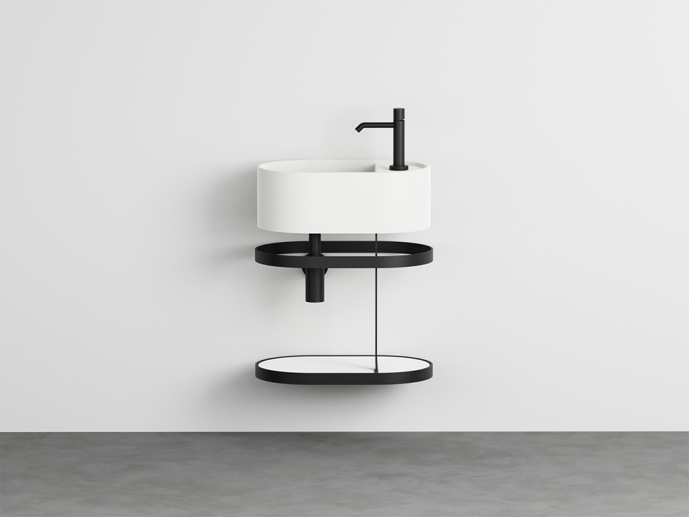 Les Petites Ovale 46 with framework