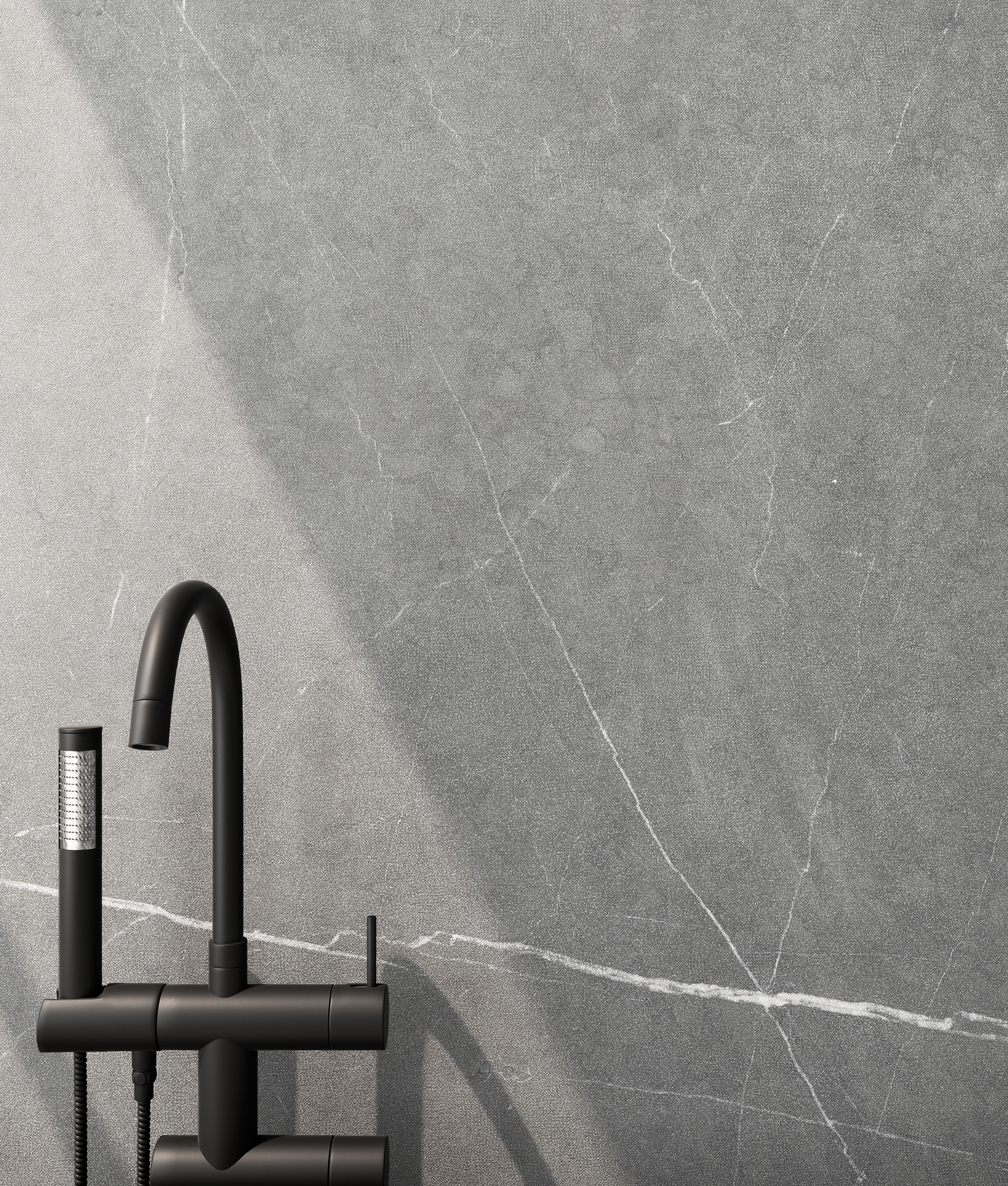 amb-living-ceramics-allure-anthracite-bushammered-detalle-01-hr