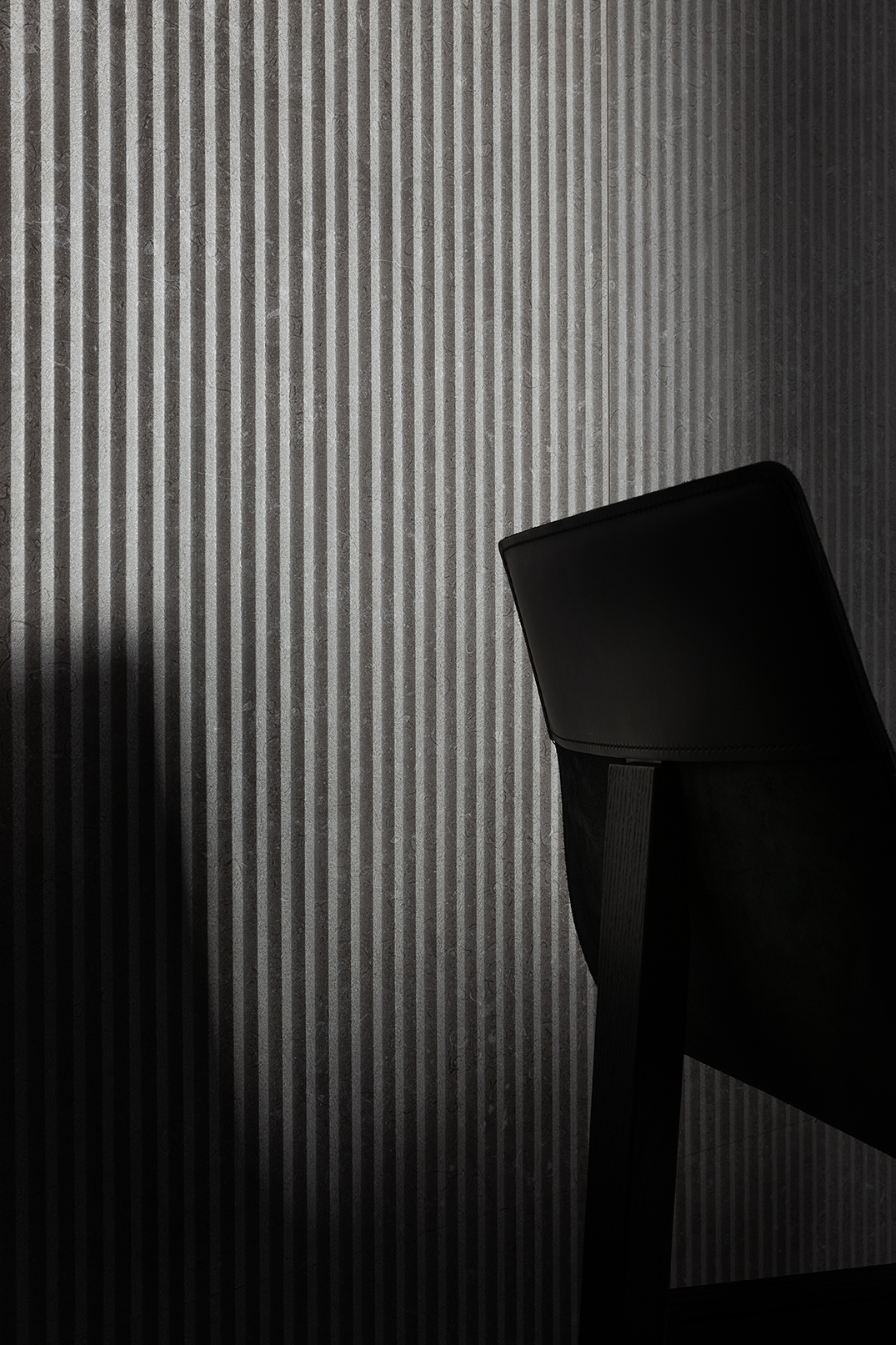 amb-living-ceramics-noon-wall-lightgrey-arrow-01-hr