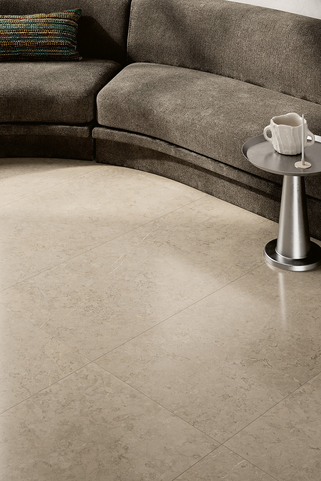 pavimenti-in-gres-porcellanato-lucido_Ceramiche-Coem_Sense_Greige-604x1208-1