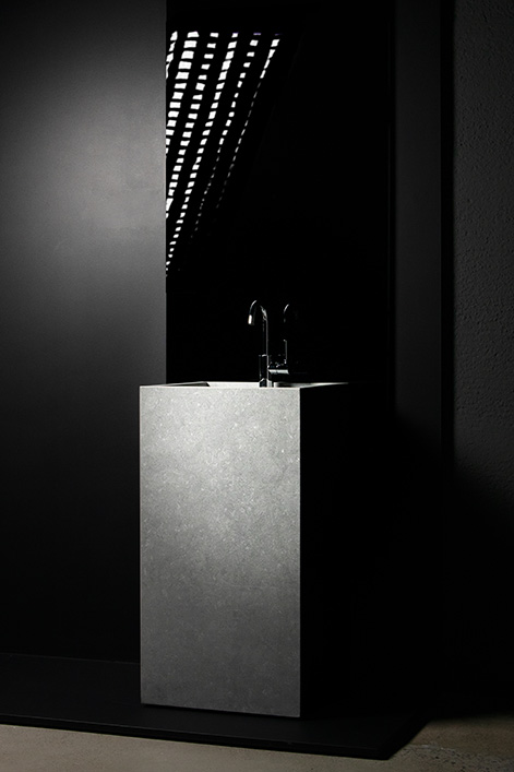 bath-living-ceramics-PE90-noon-darkgrey-01-hr