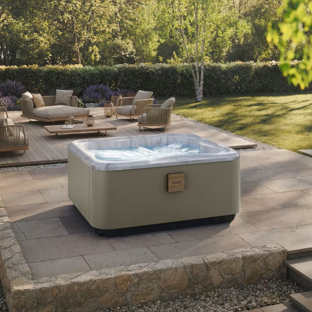 Jacuzzi-Spa_LODGE-M_Beige_Lifestyle
