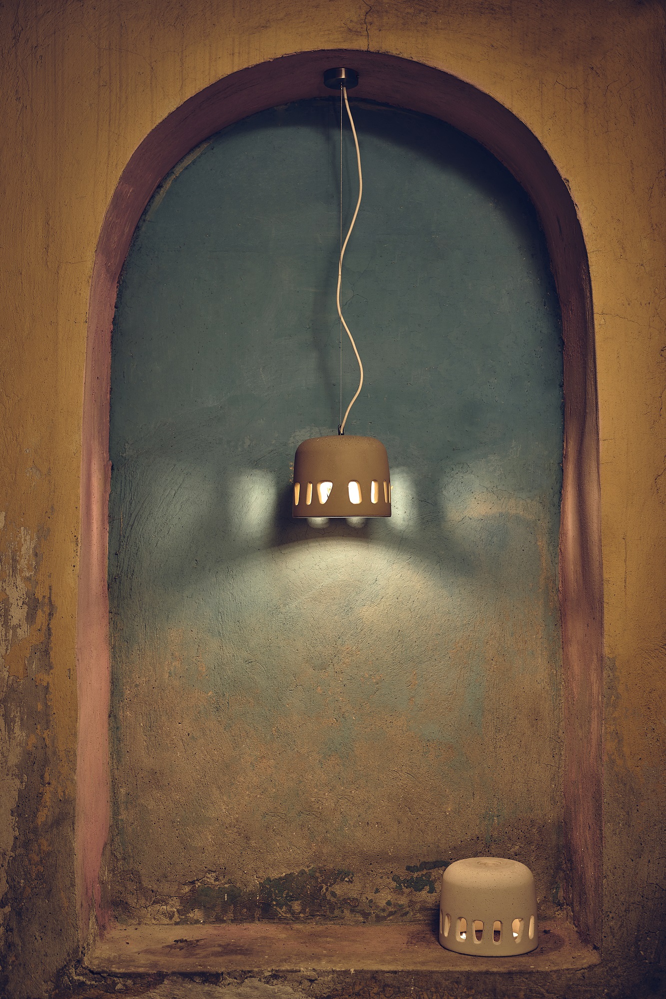 LUNA_beige_Urbi_et_Orbi_cement_pendant_lamp_GAL