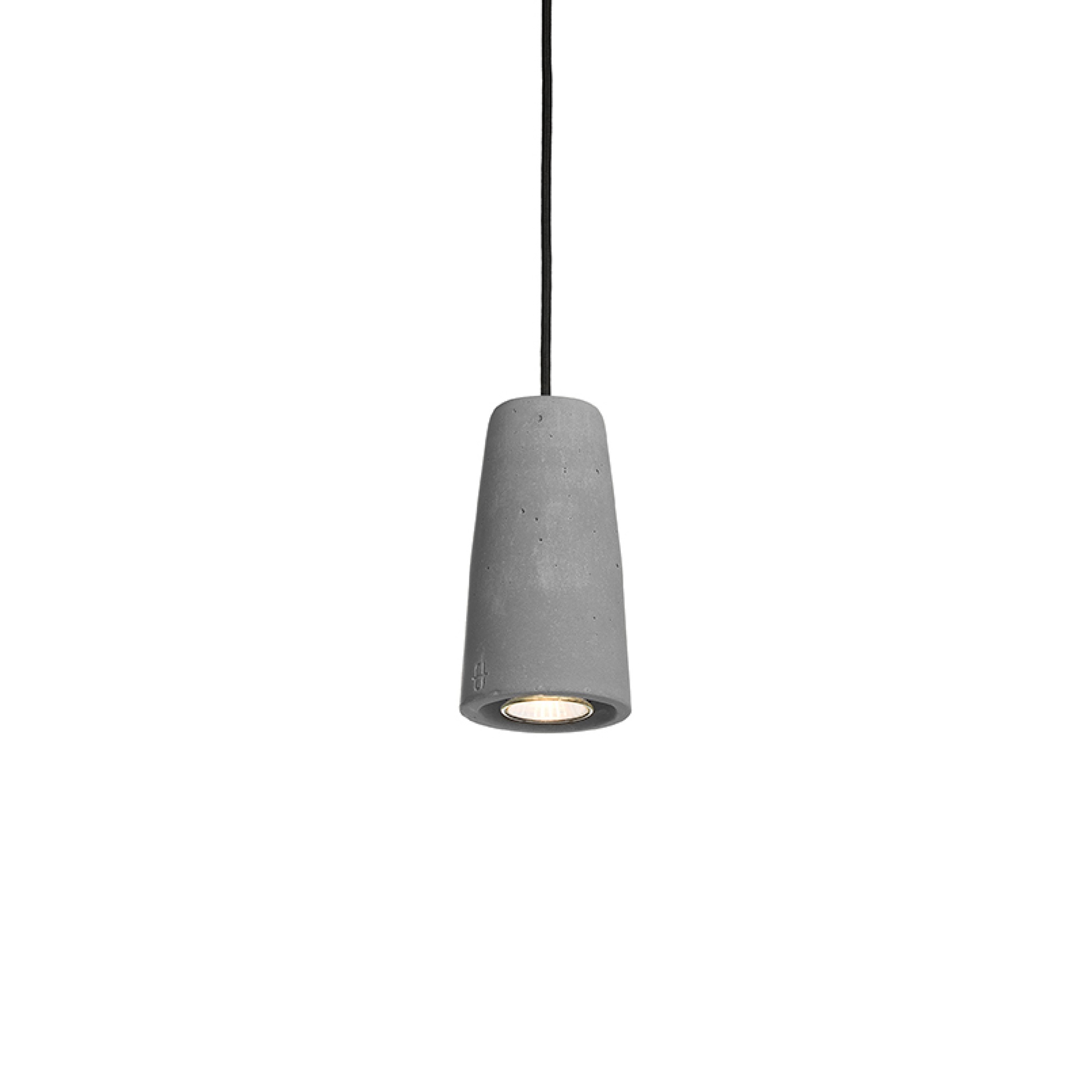 PHARI_D_GREY_Urbi_et_Orbi_Hangelampe_-aus_-Beton_black_cable_-1