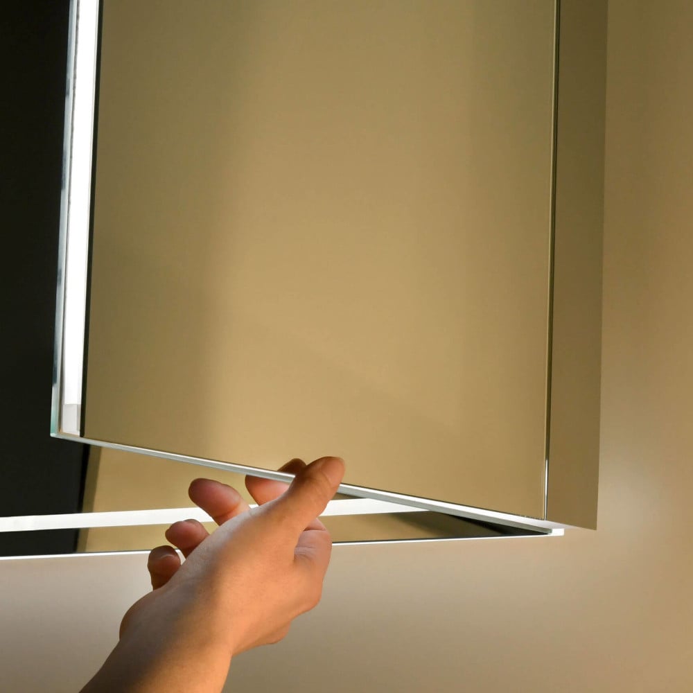 specchio-da-bagno-illuminato-led-anti-appannamento-ante-laterali-dettaglio-titan-vanita-casa