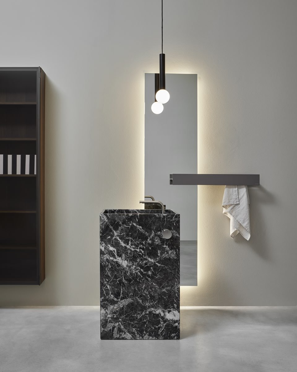 01_al_showroom_2024_05_13_streetfloor_grigio_lavico_01_manopola_acciaio_gen_w_1718098979705