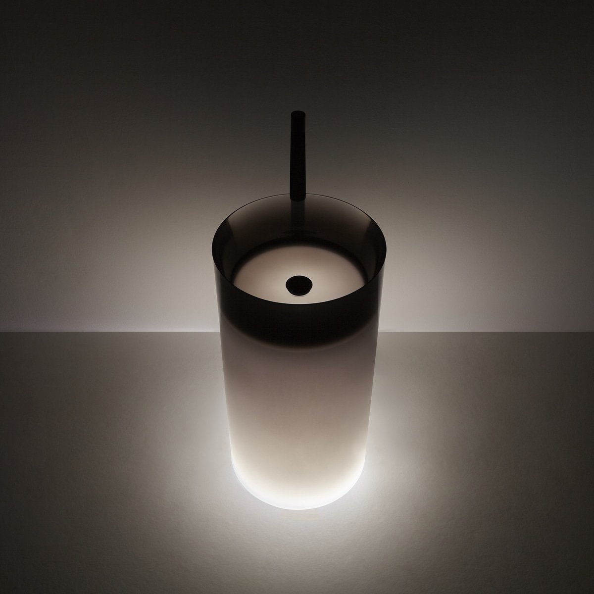 08_al_showroom_2023_05_09_breeze_02_fume__notturna_1684421120871