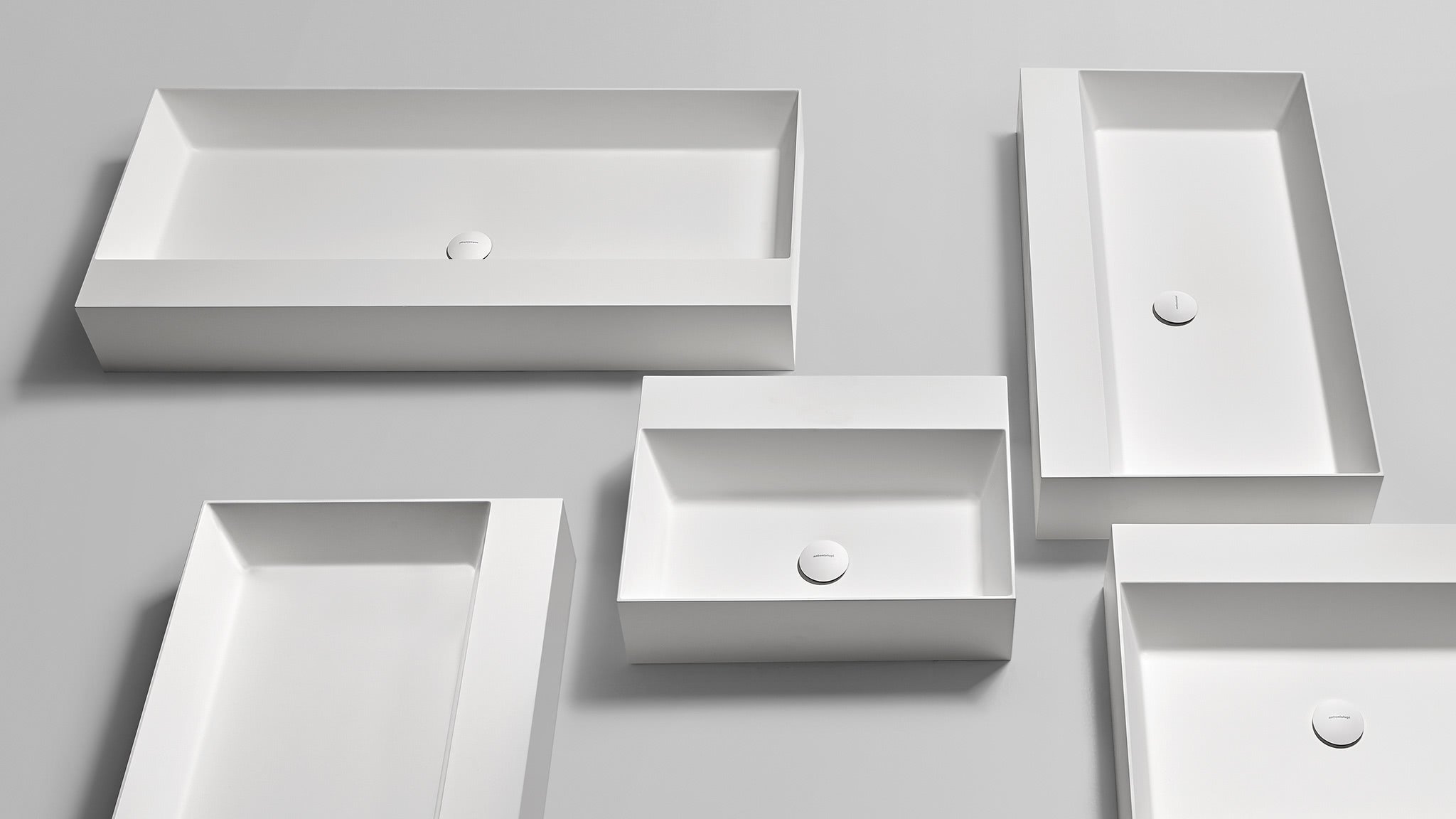1587810733779_08a_al_showroom_2019_10_29_gesto_light_fondo_bianco_famiglia_01__mod_2kweb