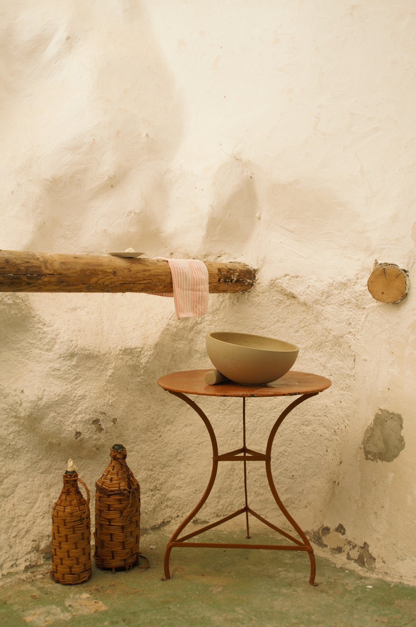 OBLIQUO_anthracite_by_Valentino_Marengo_for_Urbi_et_cement_sink__GAL-1