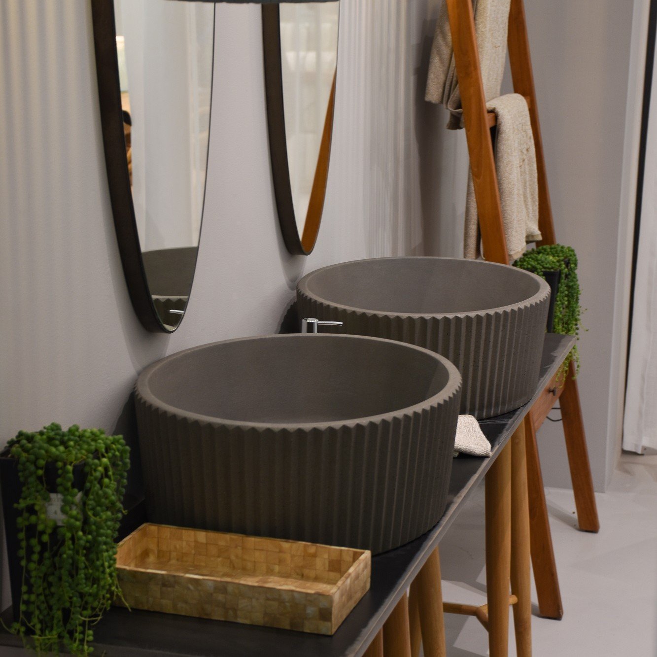 siman_washbasin_by_by_Gian_Paolo_Venier_for_Urbi_et_Orbi_lavabo_de_cemento_c_GAL
