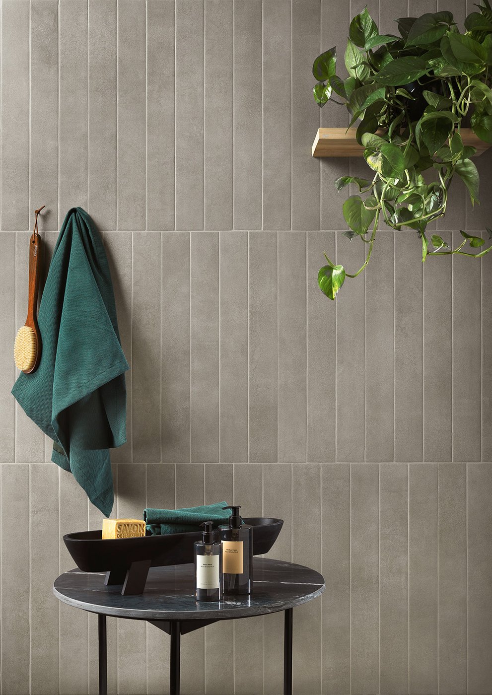 generated_MarcaCorona-LongarineBrio-Pimento-Bathroom-01.jpg.1400x1400_q85